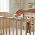 Birkenholz Dübelkappen verwendet als Kinderbett post toppers